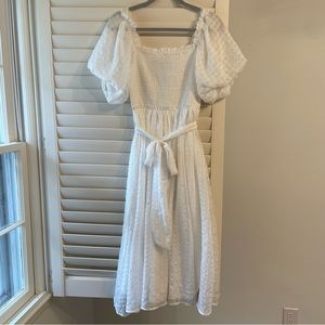 Midi White Dress with checkered detail and pockets